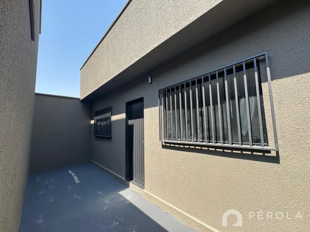 Casa primeira locação, nova, com dois quartos, banheiro social, sala para dois a...