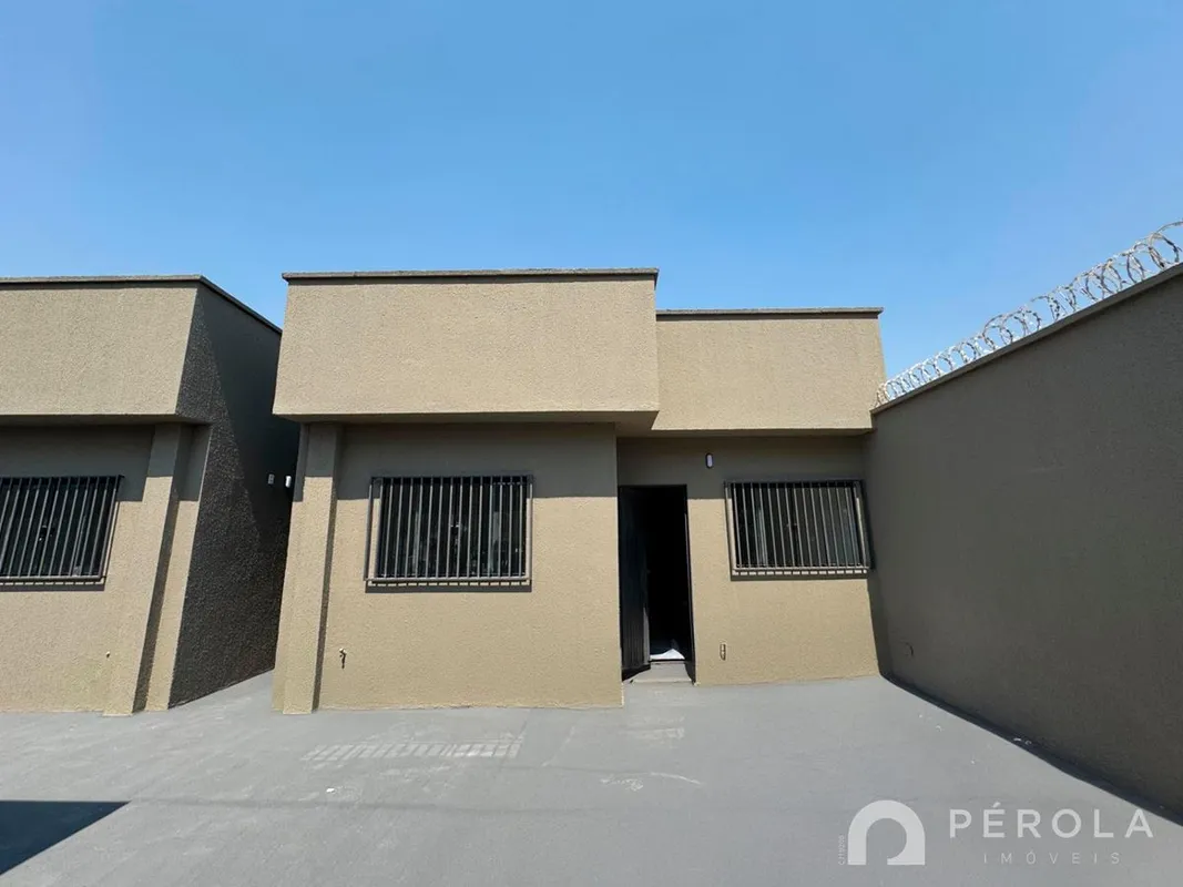 Casa primeira locação, nova, com dois quartos, banheiro social, sala para dois a...