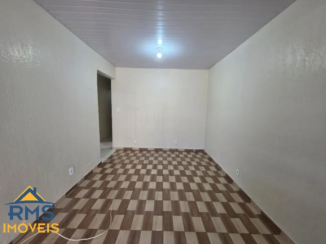 OPORTUNIDADE | CASA 3 QUARTOS NA QNE 09 - SUÍTE E GARAGEM PARA 2 CARROSSe você e...