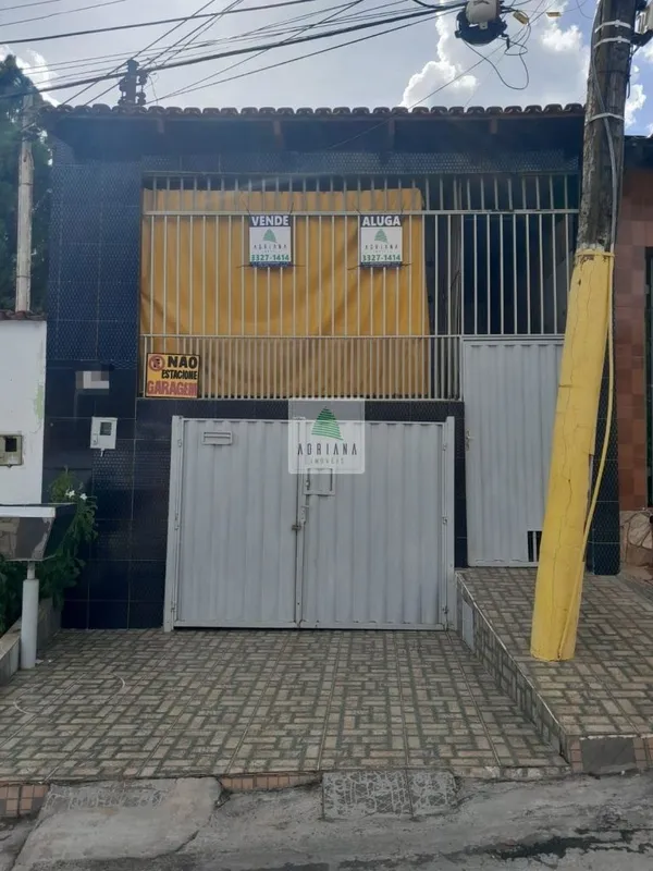 Casa 2/4 suítes sendo 01 externa, sala, varanda, cozinha, banheiro social, área ...