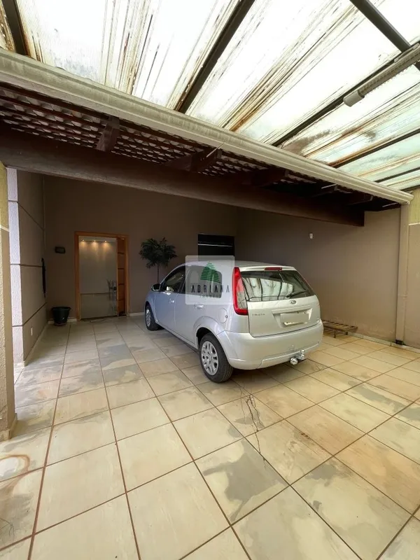 Casa Parque Brasília Com os móveis300 m2 de lote160 m2 de área construída 3 quar...