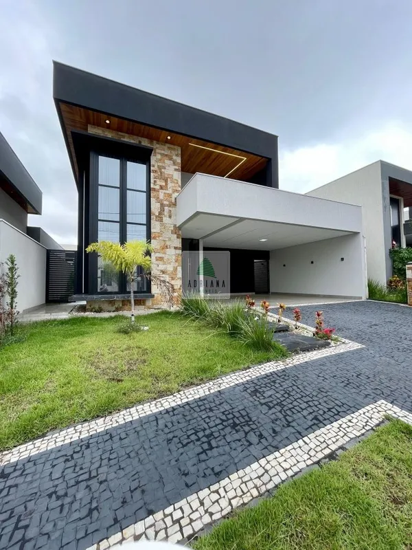  Lote 360 m2 ?Área construída 200 m2 ?3 suítes sendo a master com closet ?Casa m...