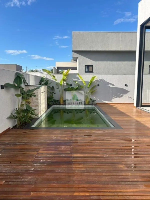 Lote com 427 m² — Localização privilegiada na avenida principal do condomínio. Á...