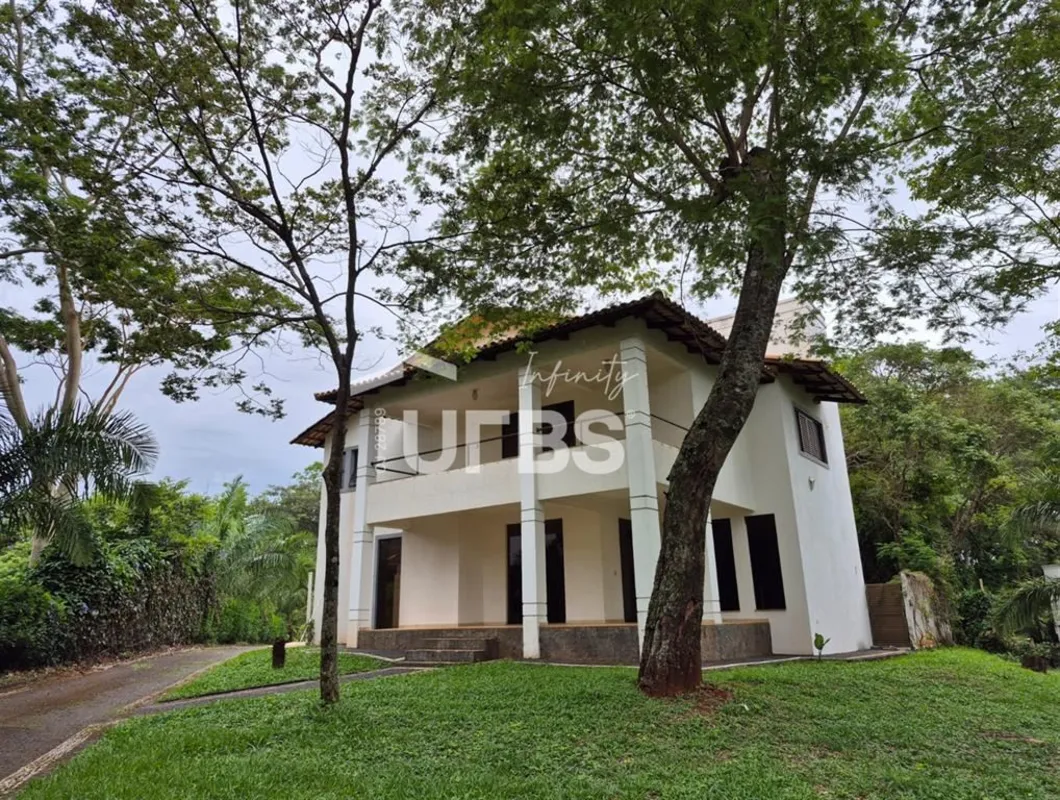 COD U-0030581 - Residência imponente localizada no Condomínio Aldeia do Vale, um...