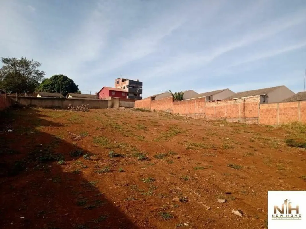 Com uma localização privilegiada próximo as escolas, ponto de ônibus, posto de s...