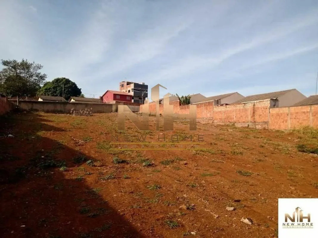 Com uma localização privilegiada próximo as escolas, ponto de ônibus, posto de s...