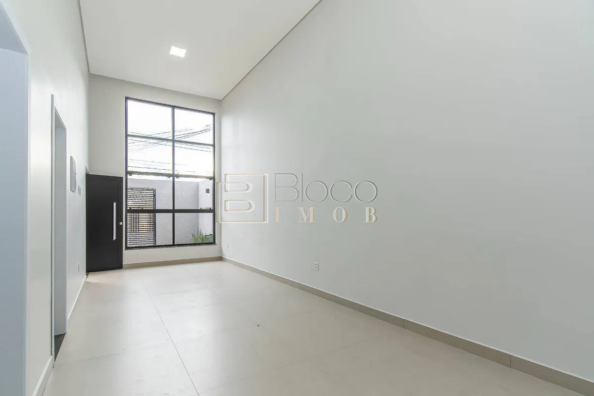 VENDO Casa de alto padrão, com 3 quartos sendo 2 suítes na QNP 32 de Ceilândia/P...
