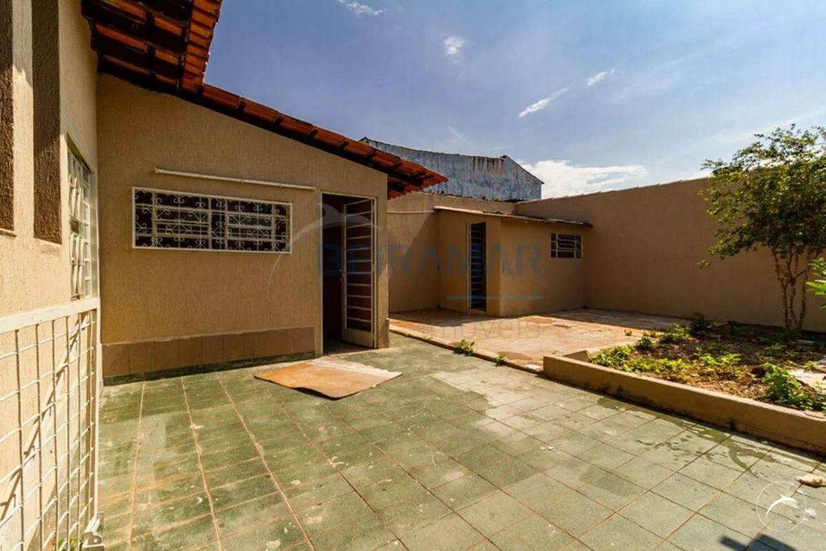 Excelente Casa para Locação na QNE 24, Taguatinga Norte.Imóvel:- 3 Quartos- Banh...