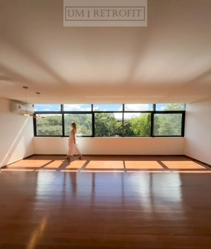 Tudo que você procura em um apartamento:Excelente quadra, arborizada e espaçosa....