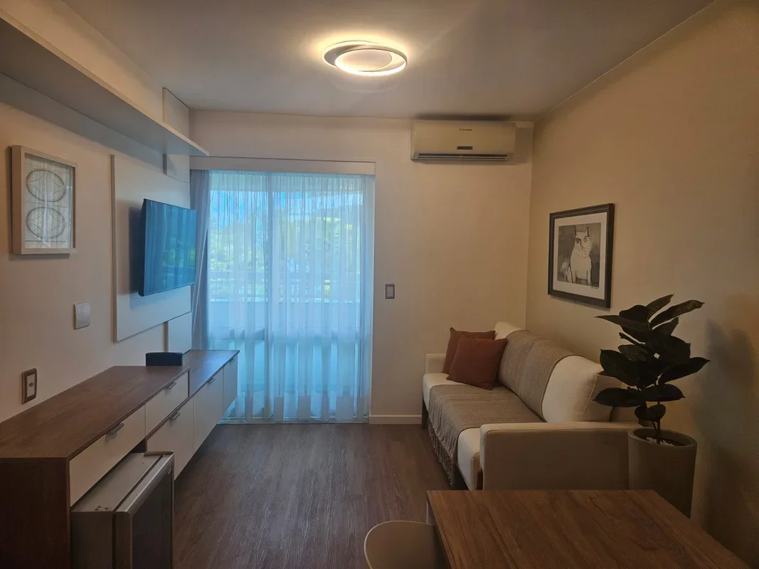 Aluga-se apartamento mobiliado de 44 m2, com vaga de garagem.- período de locaçã...