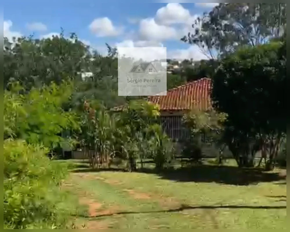 Vendo Casa 2 Qts ArniqueiraDescrição:• 2 Quartos• 1 WC • Sala • Cozinha• Área de...