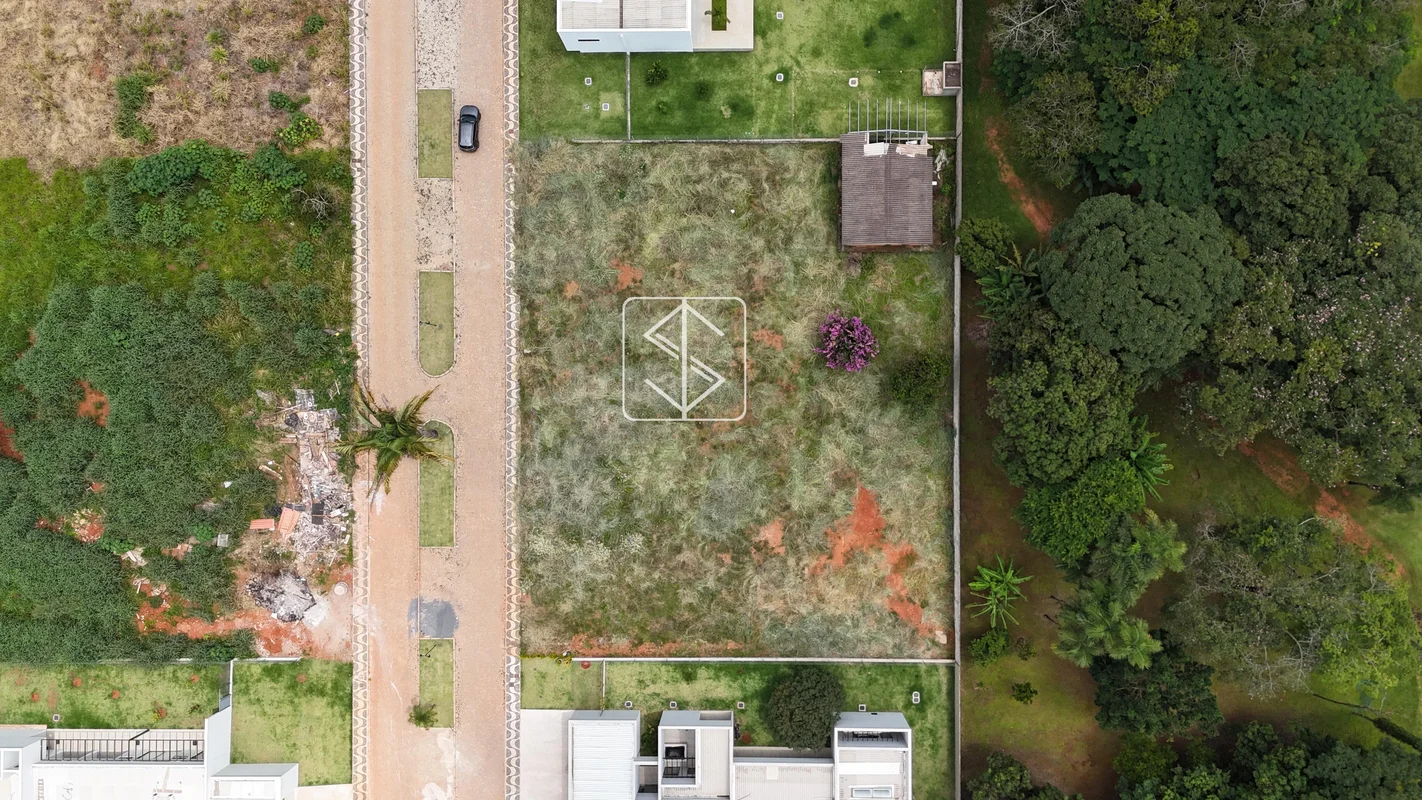 Oportunidade no Park Way em quadra nobre e condomínio de alto padrão. Terreno to...