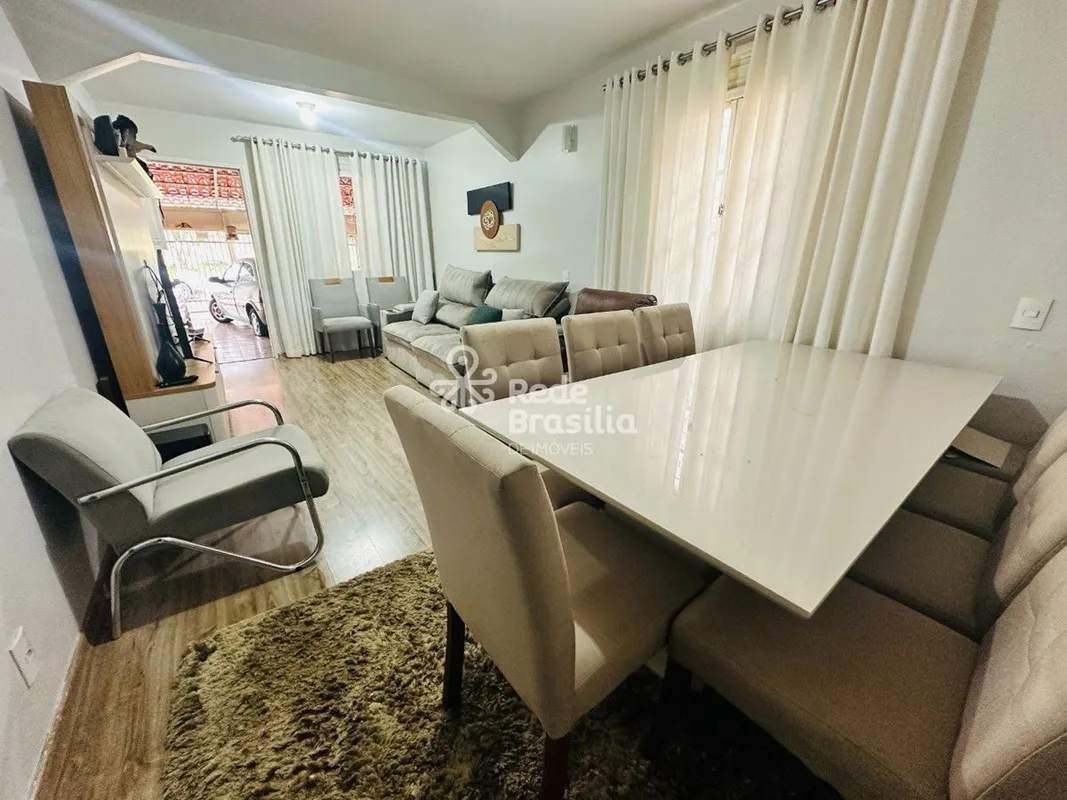 Excelente localização na QE 17 do Guará 2, lote de 200 metros quadrados, rua sem...