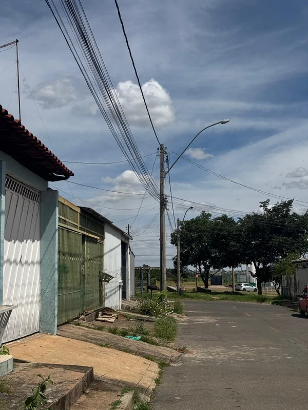 ?? OPORTUNIDADE – CASA NO RECANTO DAS EMAS QD 300Excelente casa com ótima locali...