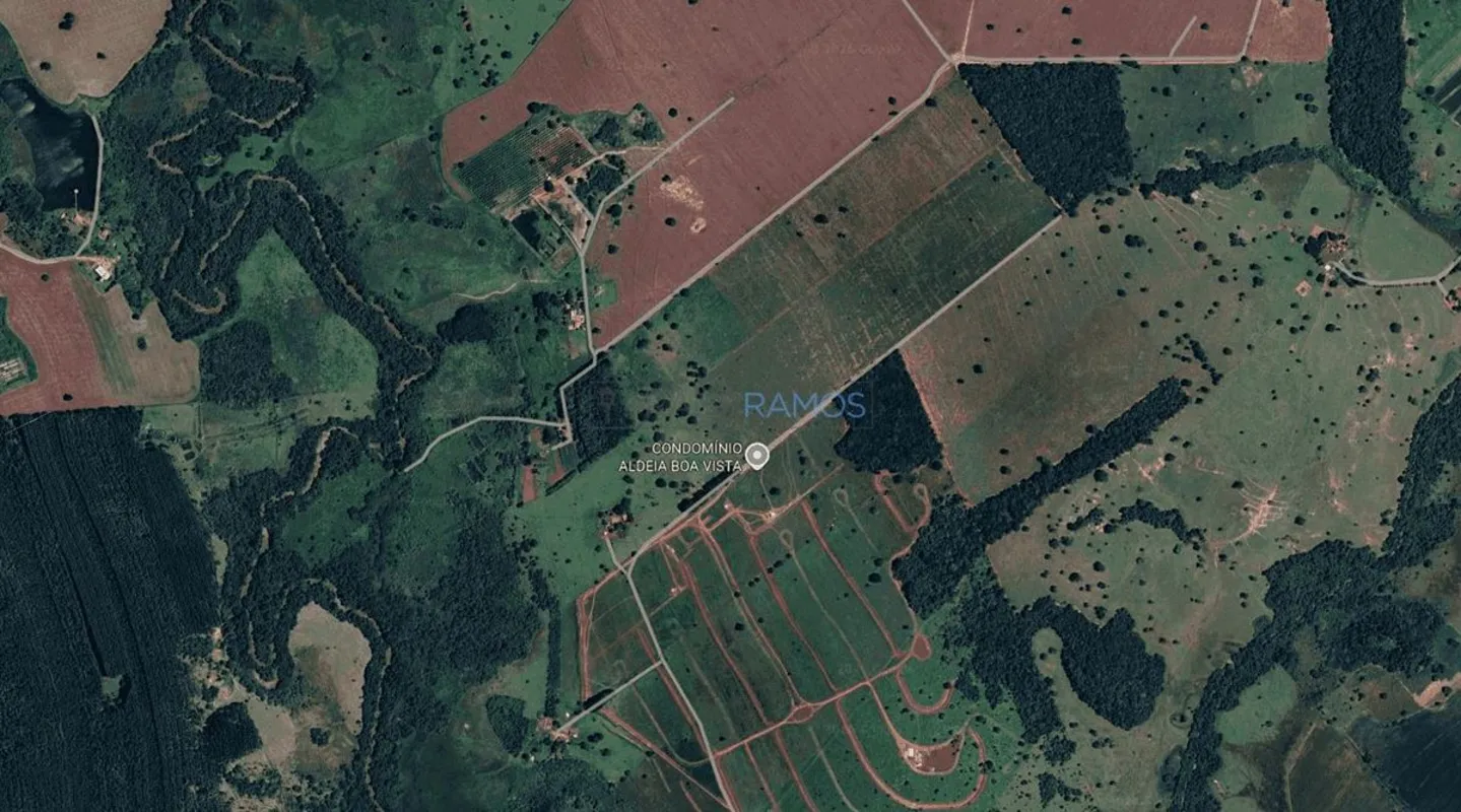 Apresentando uma propriedade rural única e imponente em Santo Antônio de Goiás. ...