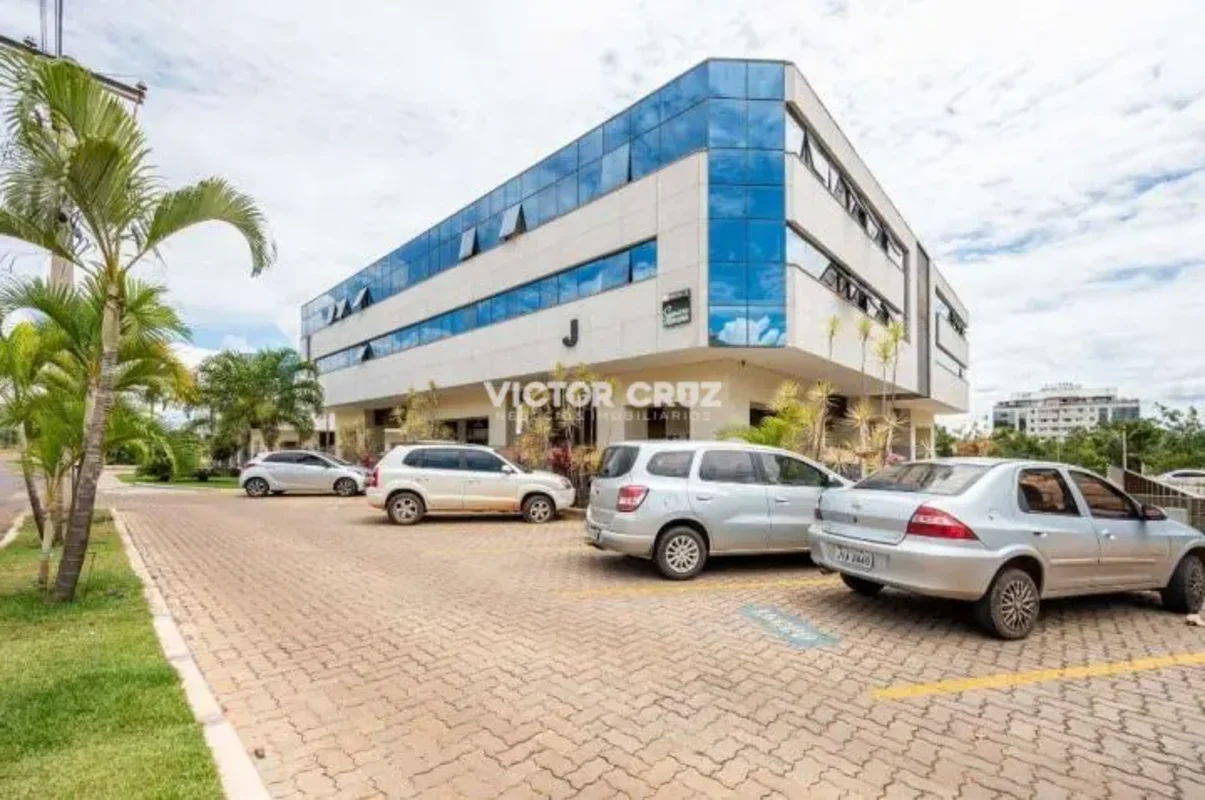 Victor Cruz Negócios Imobiliários LTDA vende:CLNW 10/11 Bloco J, Square Home & S...