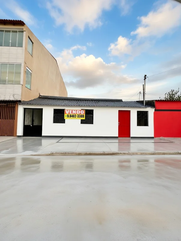 EXCELENTE LOTE COM 04 RESIDÊNCIAS E ÓTIMA LOCALIZAÇÃO EM LOTE DE 250 METROS.CASA...