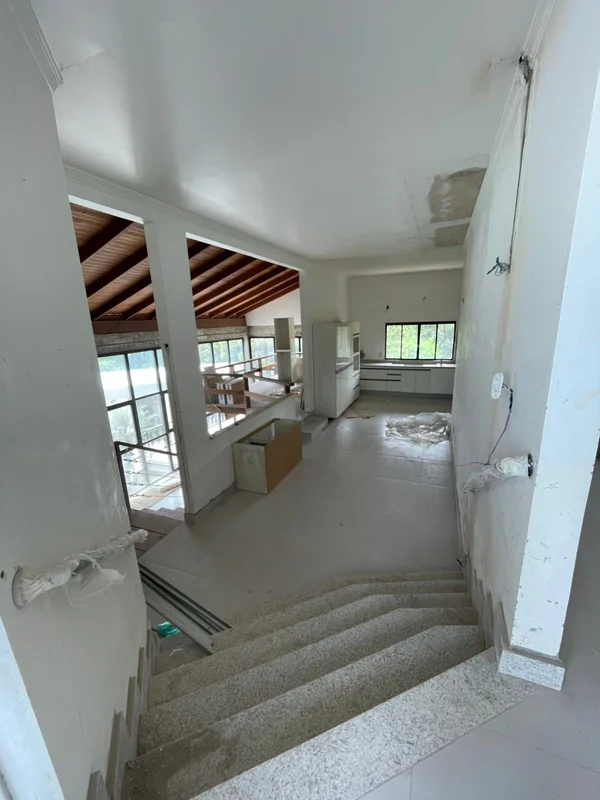 AlugoExcelente casa no condominio Ville de Montagne, com 5 quartos, sendo 3 suít...