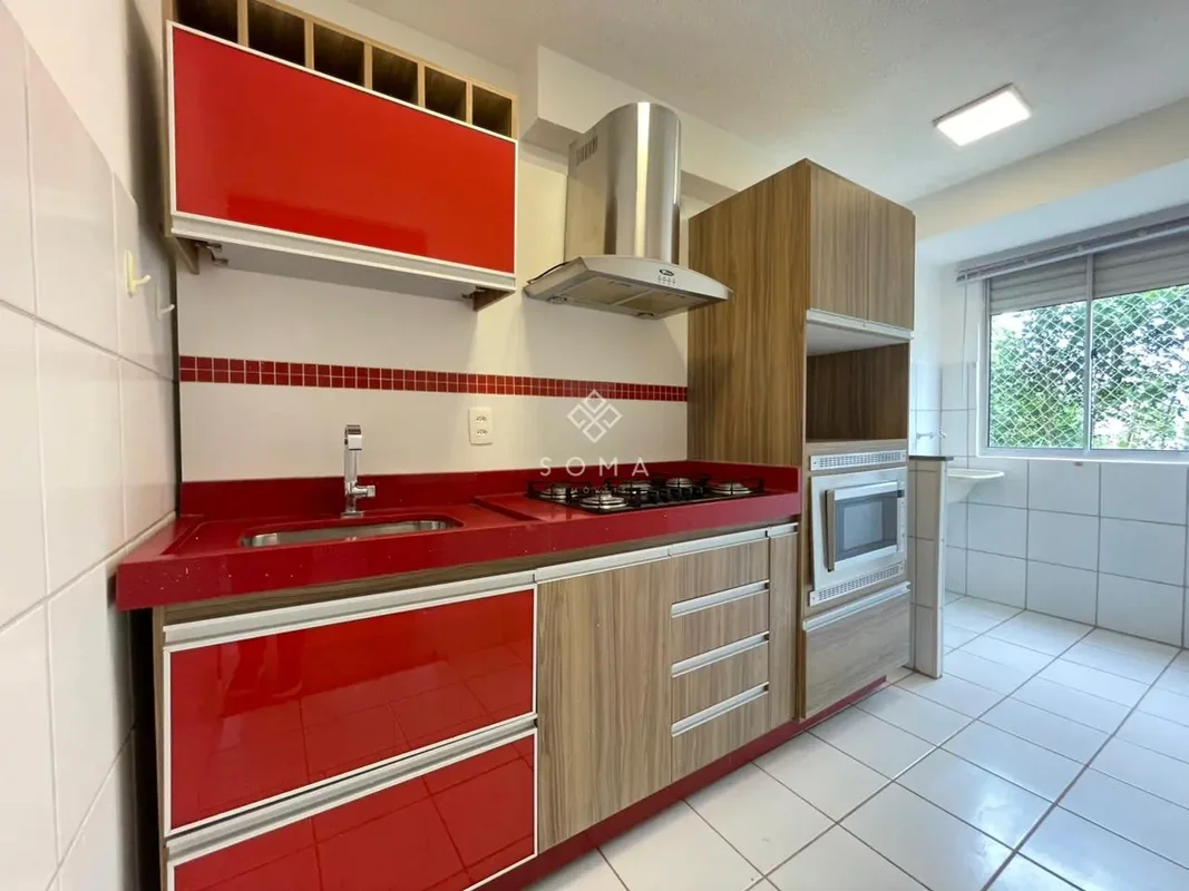 CARACTERÍSTICAS DO IMÓVEL: -01 Sala - 02 Quartos - 01 Cozinha com armário planej...