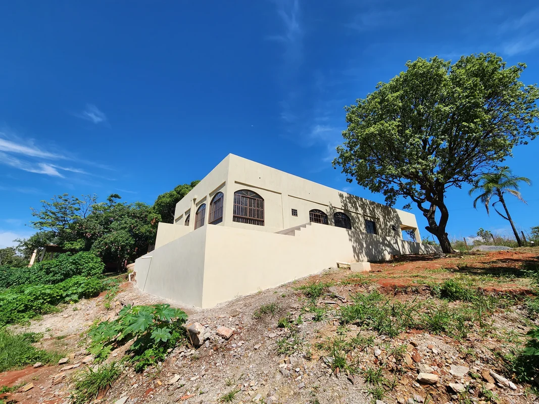 Aproveite a oportunidade de morar em uma casa excepcional no SMLN ML Trecho 1, L...