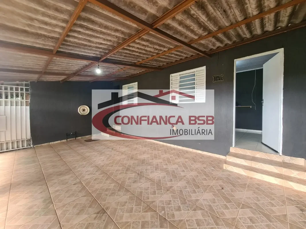 EXCELENTE IMÓVEL PARA LOCAÇÃO EM SAMAMBAIA NORTELocalizado na QR 402 Conjunto 27...