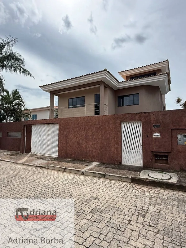 Adriana aluga:Linda, aconchegante e cheia de boas energias! Essa casa irá te sur...