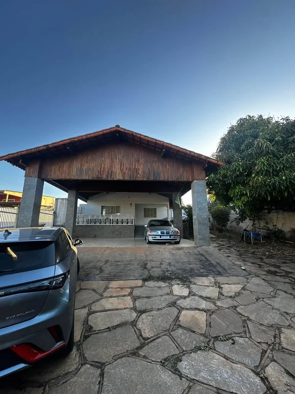 CASA À VENDA NO PARK WAY/DFDescubra o conforto e a praticidade desta excelente c...