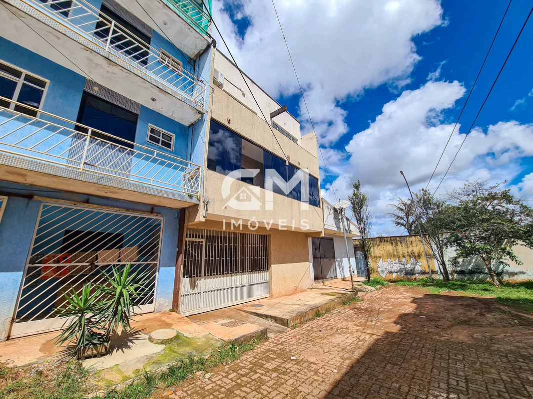 Ótima oportunidade de investimento!Prédio residencial à venda, localizado na QMS...