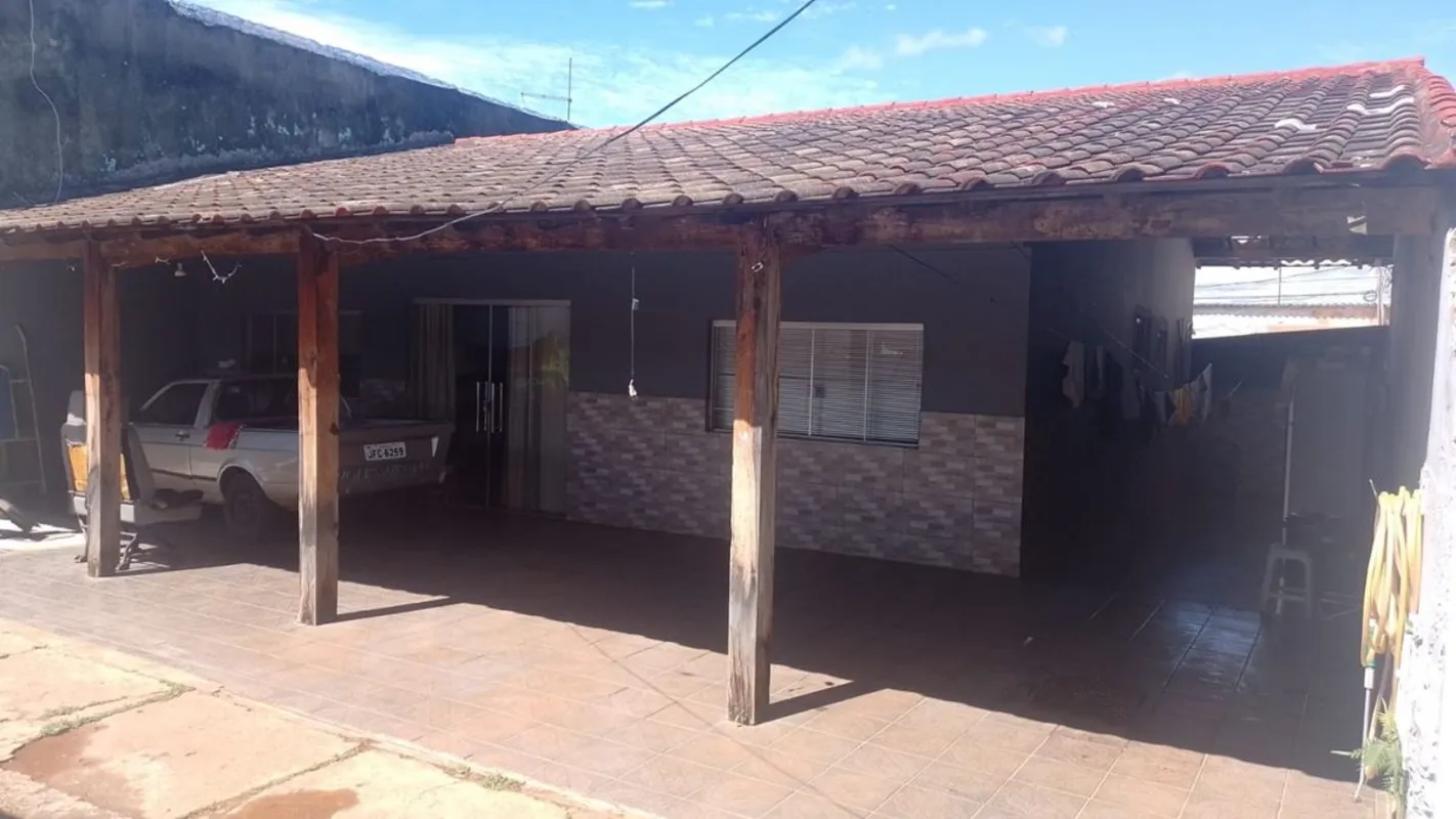 Excelente oportunidade de ótima casa na quadra 05 do Setor Sul - ACEITA FINANCIA...