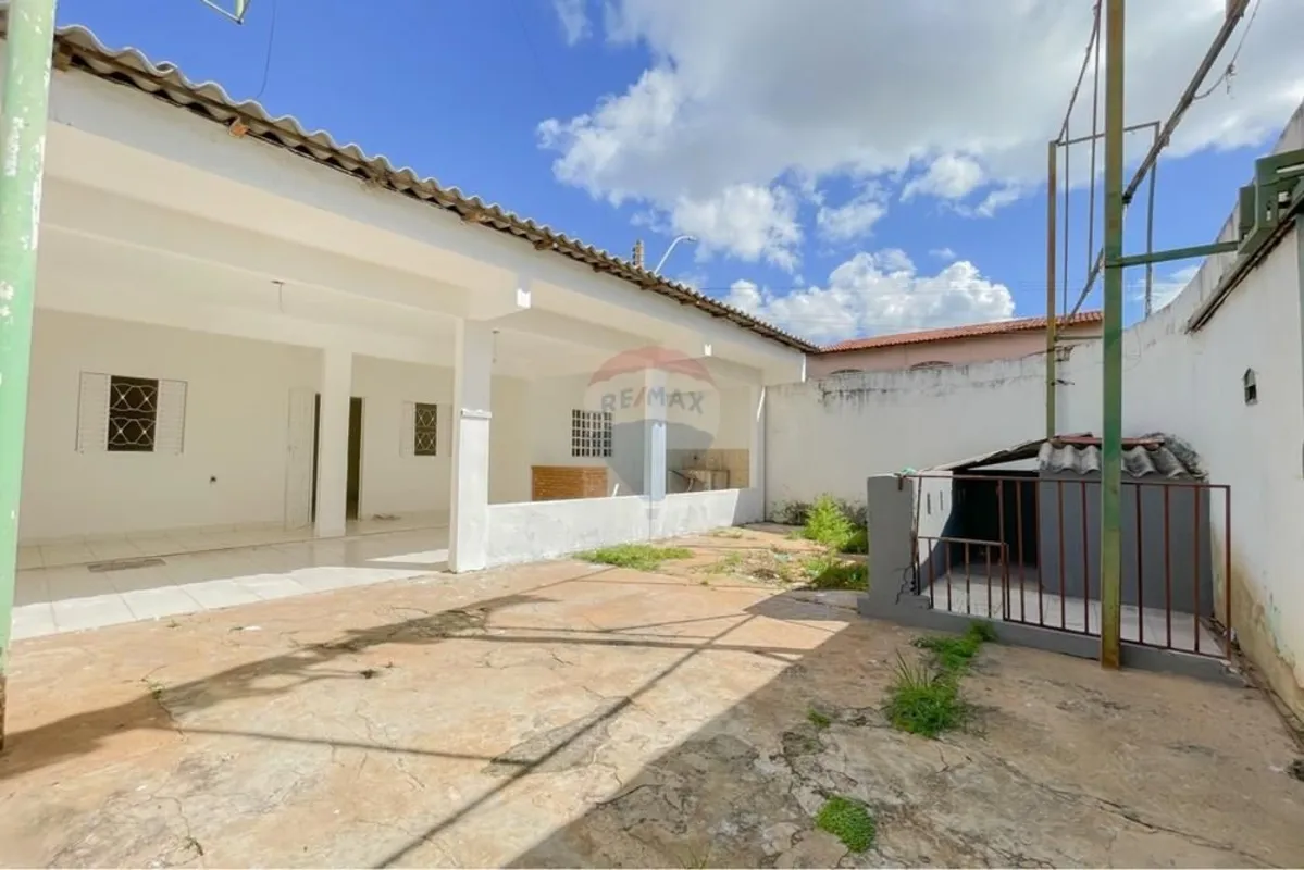 Casa para Locação QR 210, Santa Maria70m² de área construída, bem distribuídos2 ...