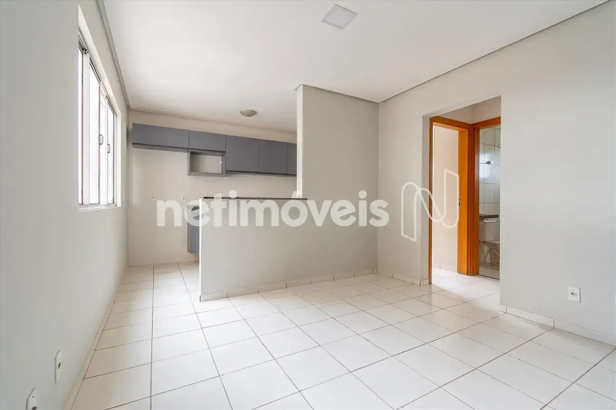 Villa Paradiso – Cobertura Duplex com 2 Quartos, 2 Banheiros, 2 Salas em Cada An...