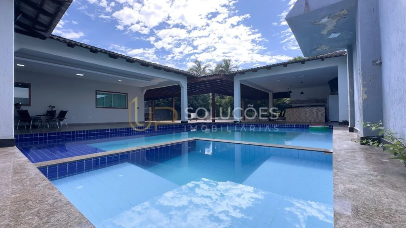 3 Quartos | 2 Suítes | Piscina | Terreno: 1.000m² | R$890.000,00Localização: Con...