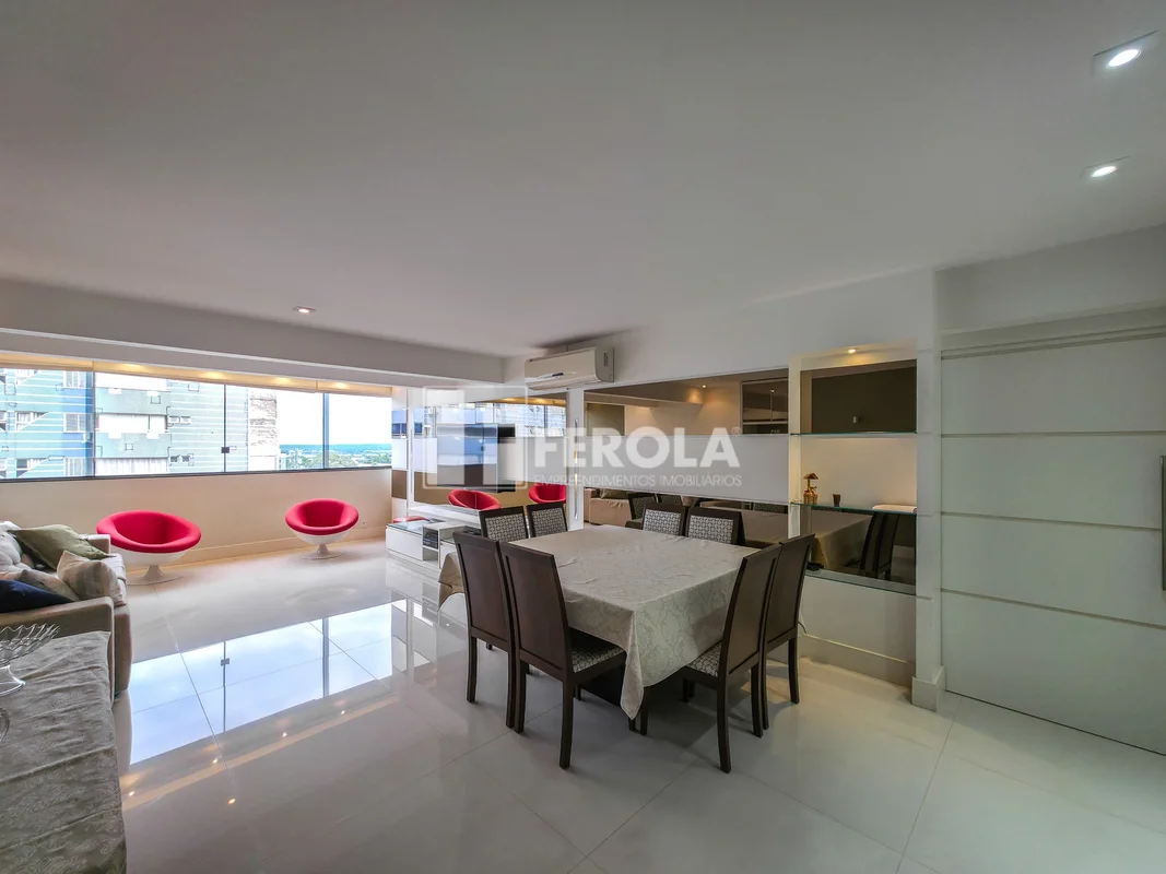 VOCÊ PROCURA UM APARTAMENTO VAZADO, ANDAR ALTO E EM UMA DAS MELHORES LOCALIZAÇÕE...