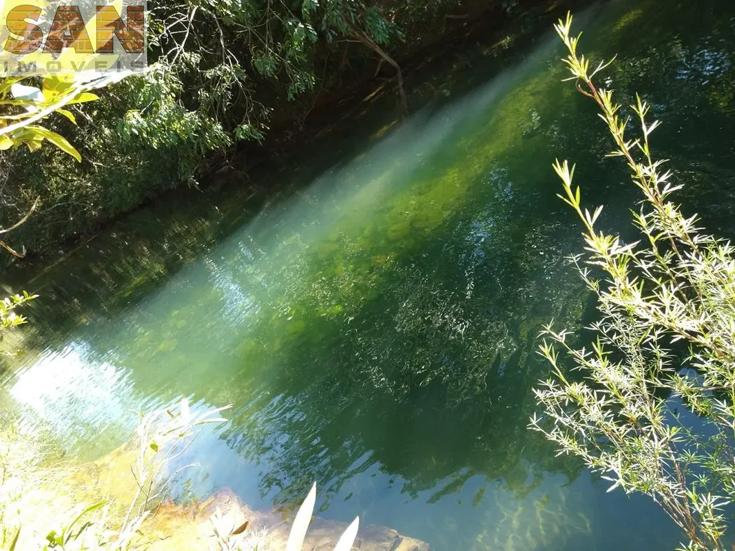 Refúgio Exclusivo na Chapada dos Veadeiros Vendo área de 50.000m² com aproximada...