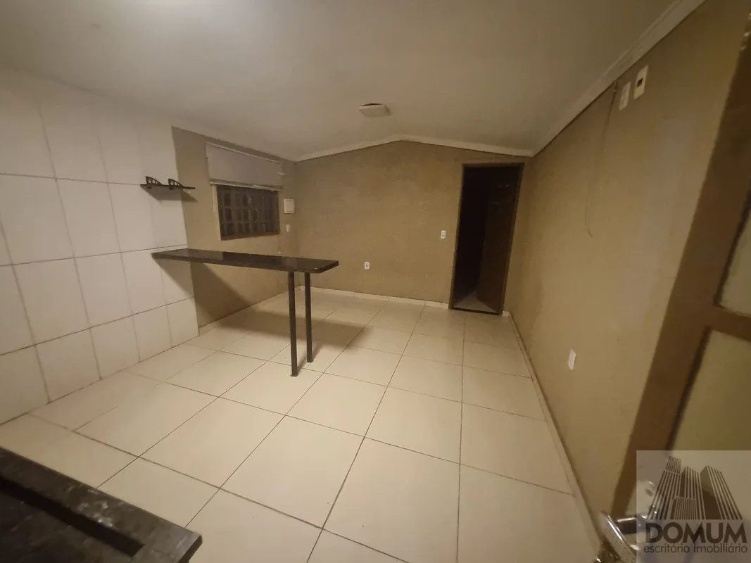 CASA - QNH 07 - TAGUATINGA NORTE - 350m²EXCELENTE imóvel para investimento.DESCR...