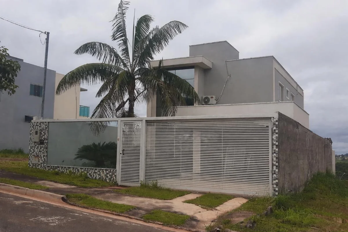 Descubra esta linda sobrado de 3 quartos, localizado no RESIDENCIAL VILLA SUICA,...