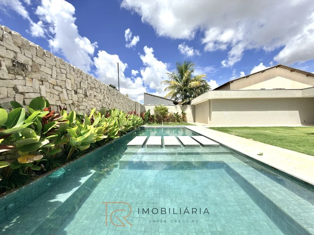 TRG imobiliária VENDE !Excelente casa térrea, Vicente Pires, conjunto 4. Condomí...