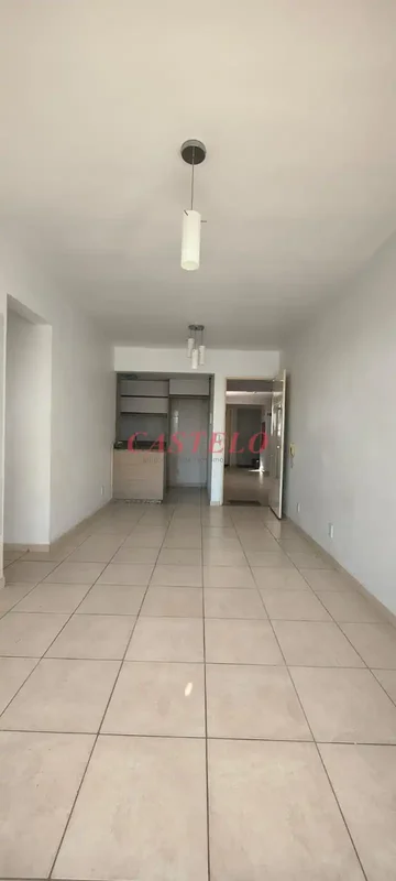 2 quartos sendo 1 suíte, sala com sacada, cozinha, banheiro social, área de serv...