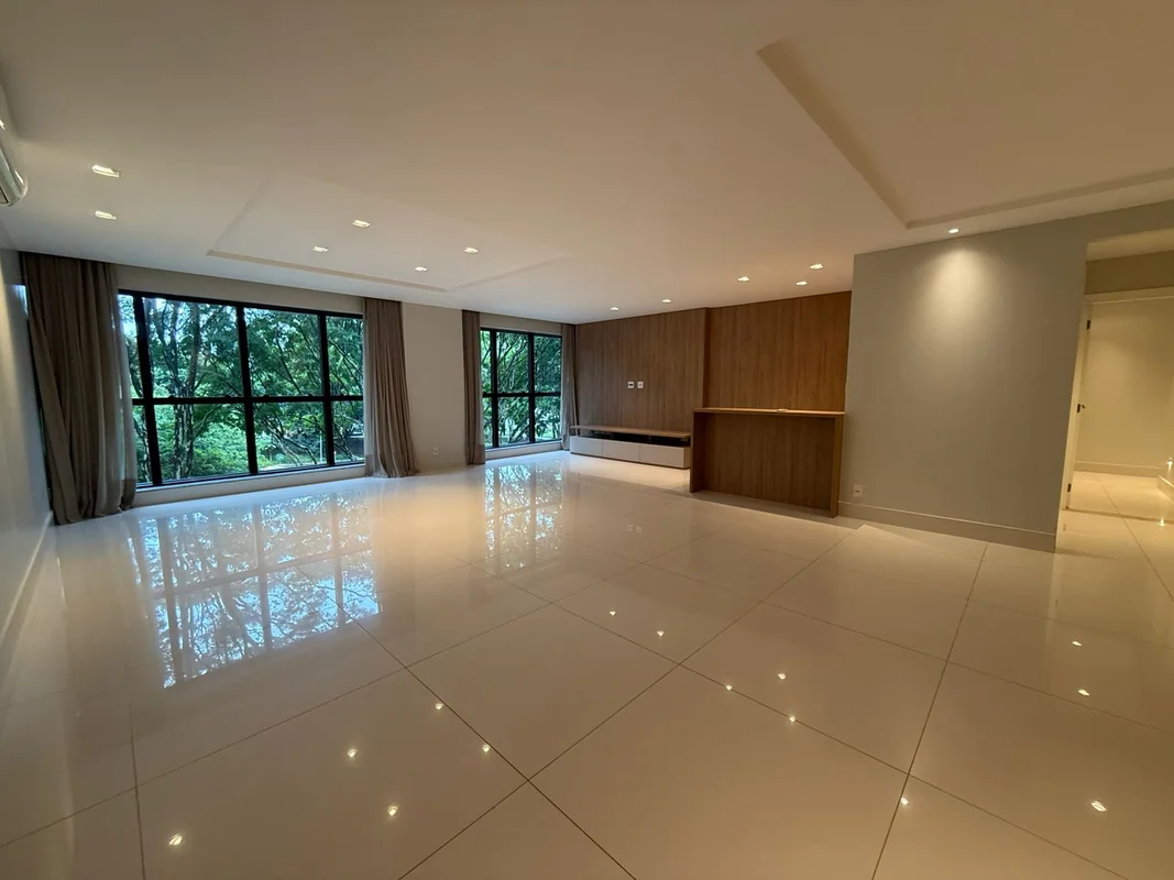 SQN 115 | 3 suites | ClosetApartamento à venda na Asa Norte, com excelente local...