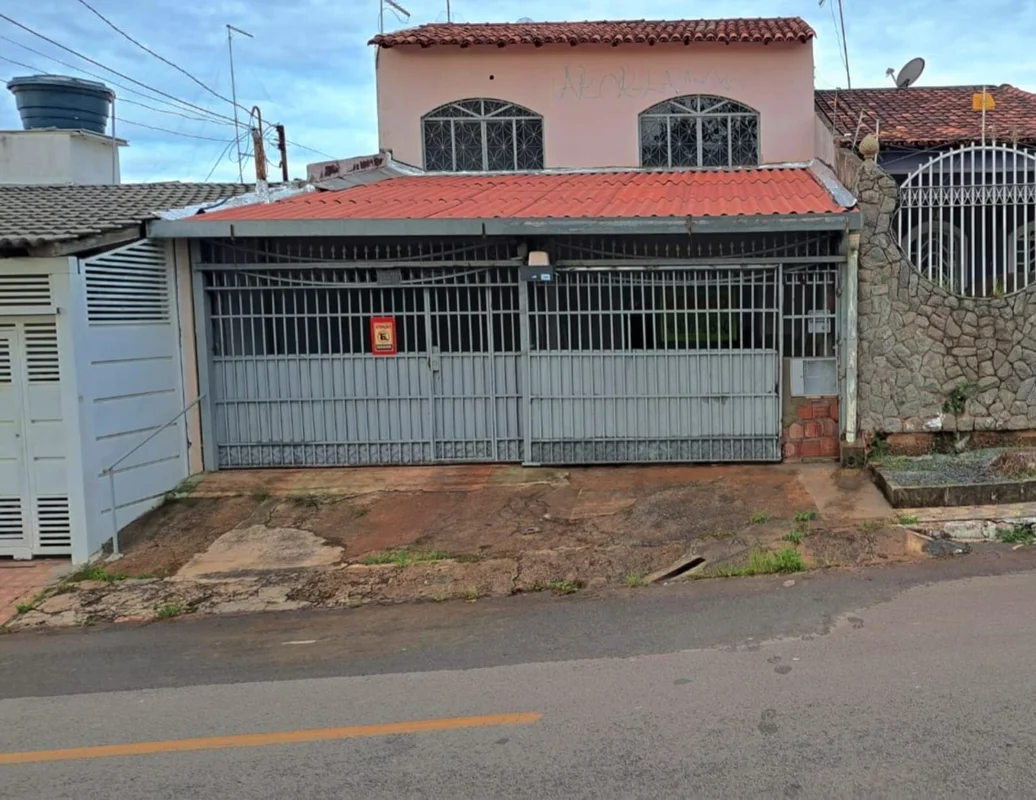??? CASA ESCRITURADA À VENDA – SAMAMBAIA NORTE (QR 406)?? Pronta para morar, com...