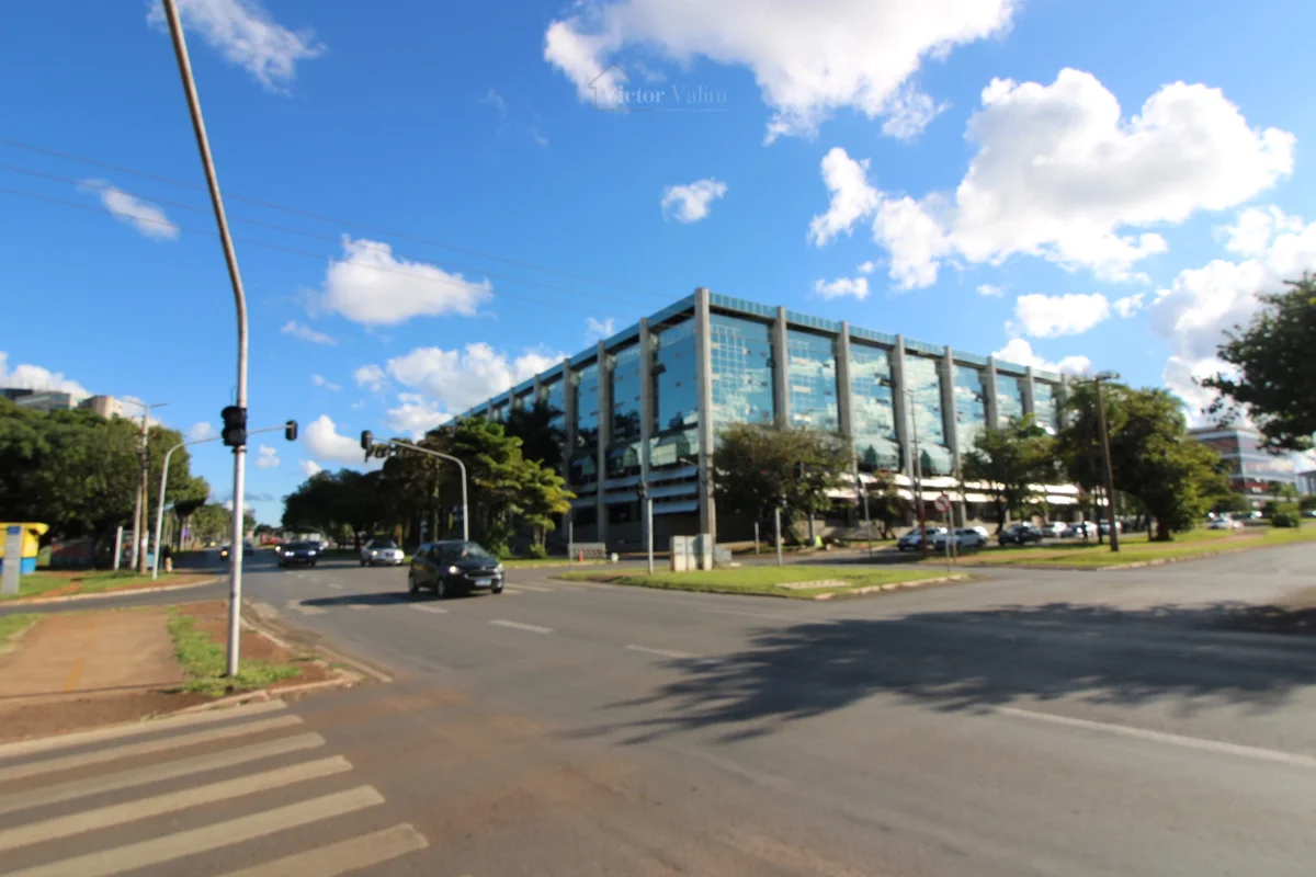 Oportunidade!Excelente localização no início da Asa Norte, a poucos minutos do B...