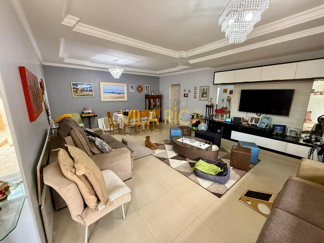 Vila Rica imóveis vende: Casa Estilo Colonial com 03 Quartos, sendo 01 Suíte com...