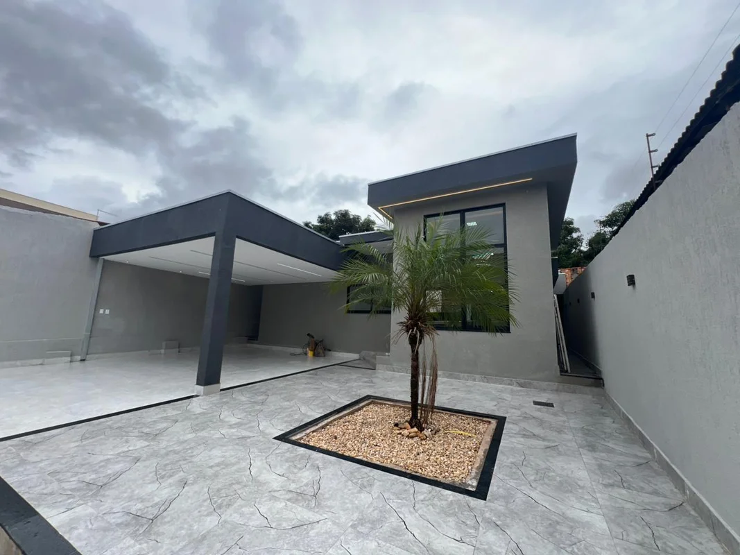 Residência de Alto Padrão – Rua 06 | Vicente Pires Apresentamos esta casa modern...