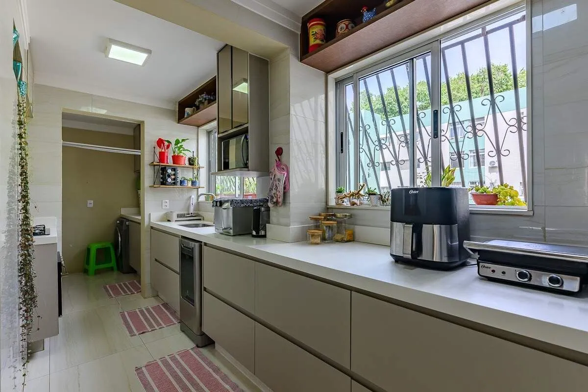 Daniel Lisboa vende exclusivo apartamento na SQN 412 , meio de quadra, primeiro ...