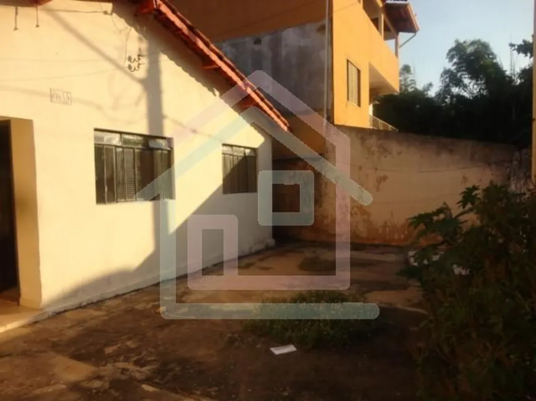 Casa na Vila Redenção ? Localização Privilegiada Próximo ao Shopping Flamboyant!...