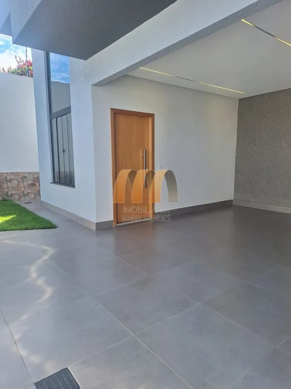 03 quartos, sendo 01 suiteSala CozinhaBanheirosÁrea com churrasqueiraÁrea de ser...