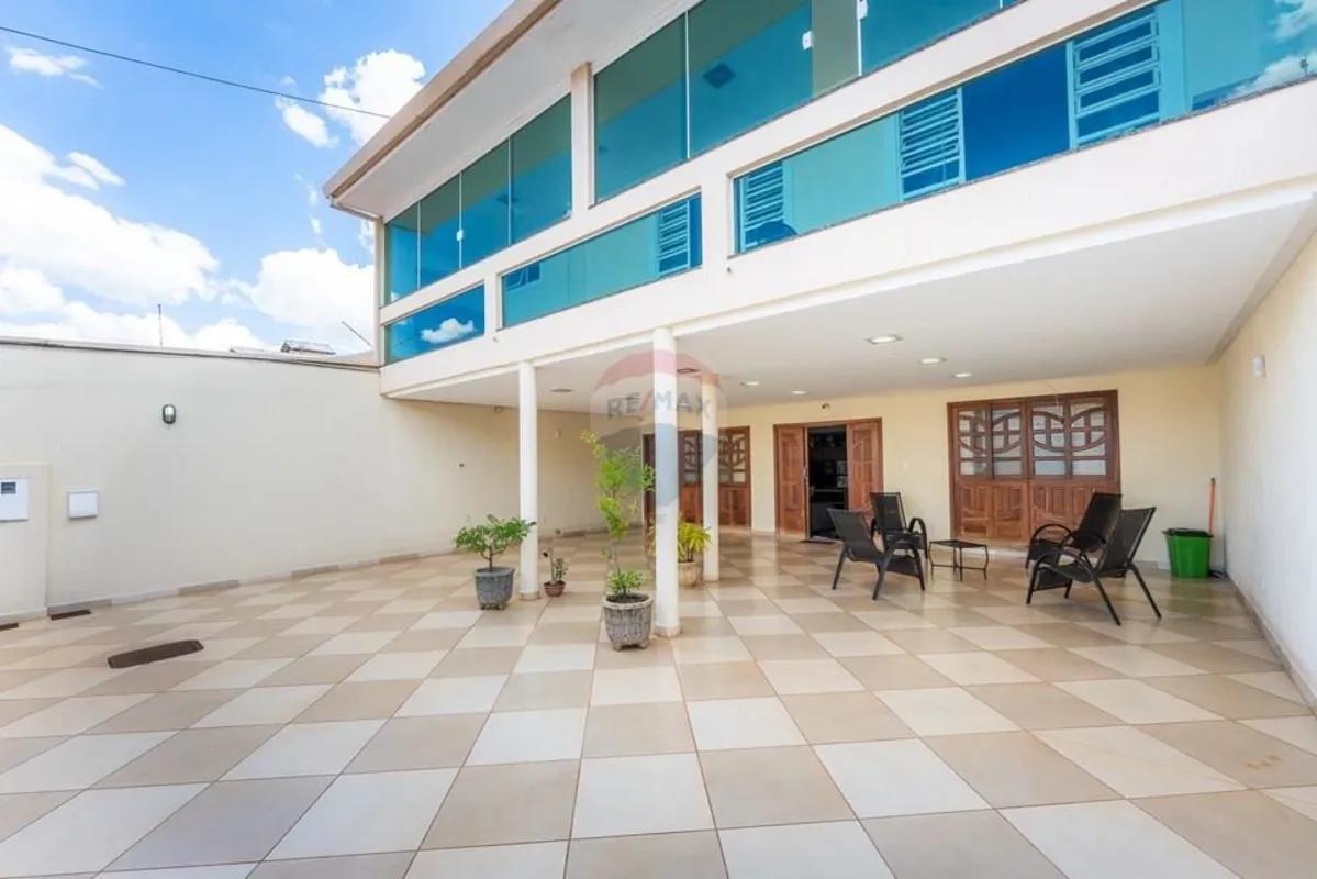 Edwin Ferreira CRECI 29001WhatsApp: 61 98222 9211FICHA TÉCNICA:Térreo:Sala Escri...