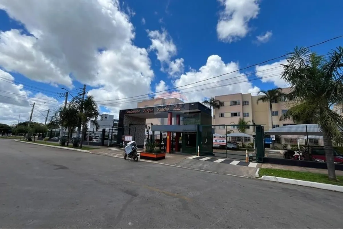 APARTAMENTO À VENDA NO CONDOMÍNIO PARQUE RIACHO 22 RIACHO FUNDO 2Composto de:Coz...