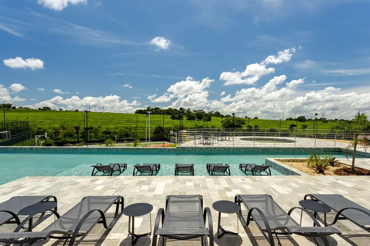 VINHAS FLAMBOYANTVende-se lote no Vinhas Flamboyant, ideal para quem deseja cons...