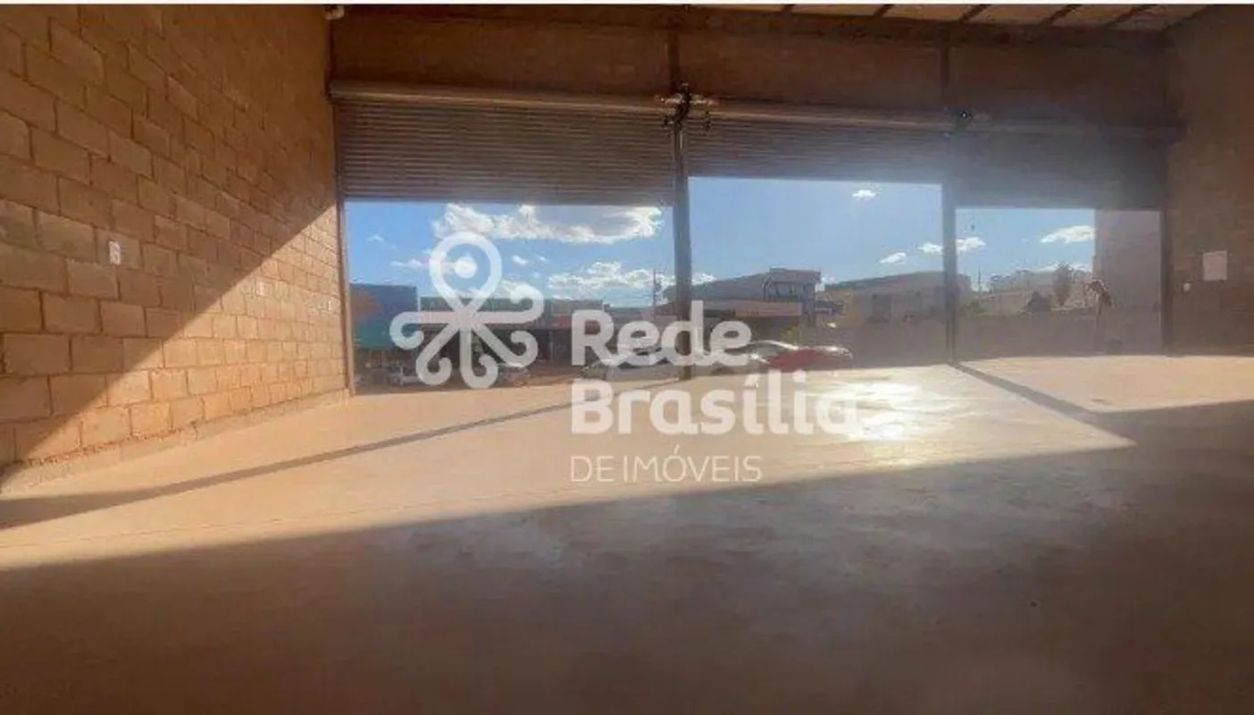 Localizado na 26 de Setembro, na Avenida Principal, Chácara 1, em frente ao 2° S...